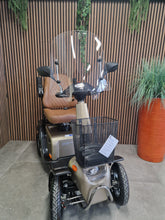 Afbeelding in Gallery-weergave laden, Solo 4 Elegance | mét lithium accu&#39;s | 2023

