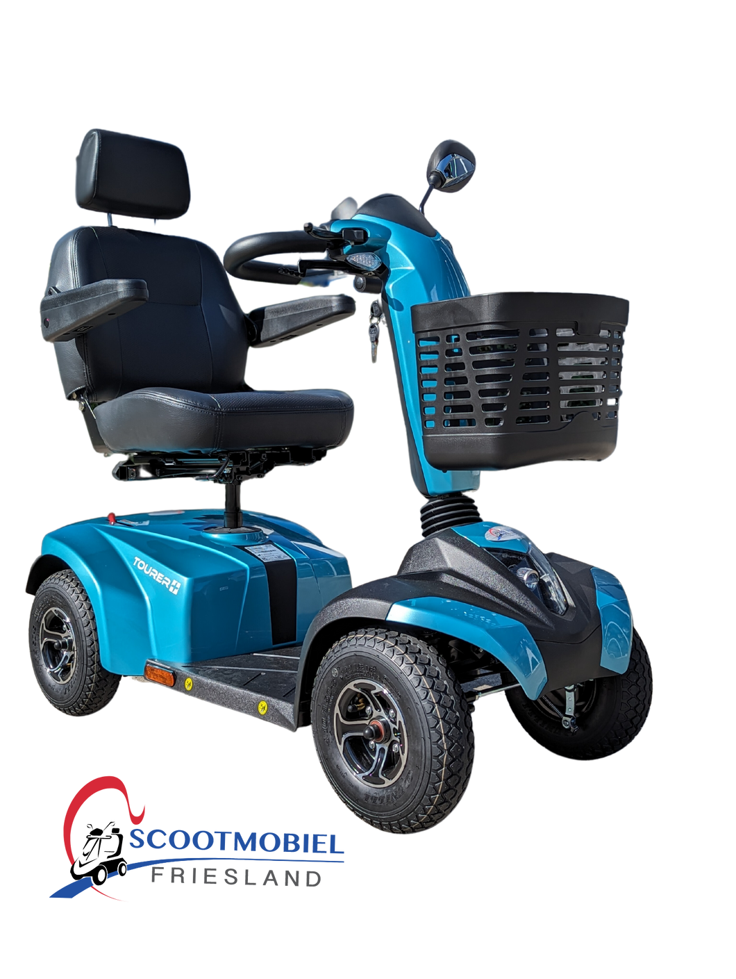 De Drive ST4D scootmobiel in een oceaanblauwe kleur. Een gemiddeld grote scootmobiel