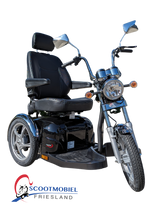 Afbeelding in Gallery-weergave laden, De Sportrider driewiel scootmobiel lijkt op een Harley-Davidson motor 
