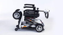 Afbeelding in Gallery-weergave laden, Invacare Scorpius - opvouwbare scootmobiel
