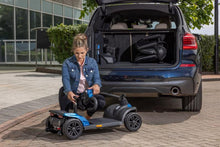 Afbeelding in Gallery-weergave laden, Invacare Colibri - opvouwbare scootmobiel
